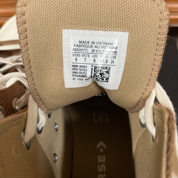 Convers - Picture 4 of 4